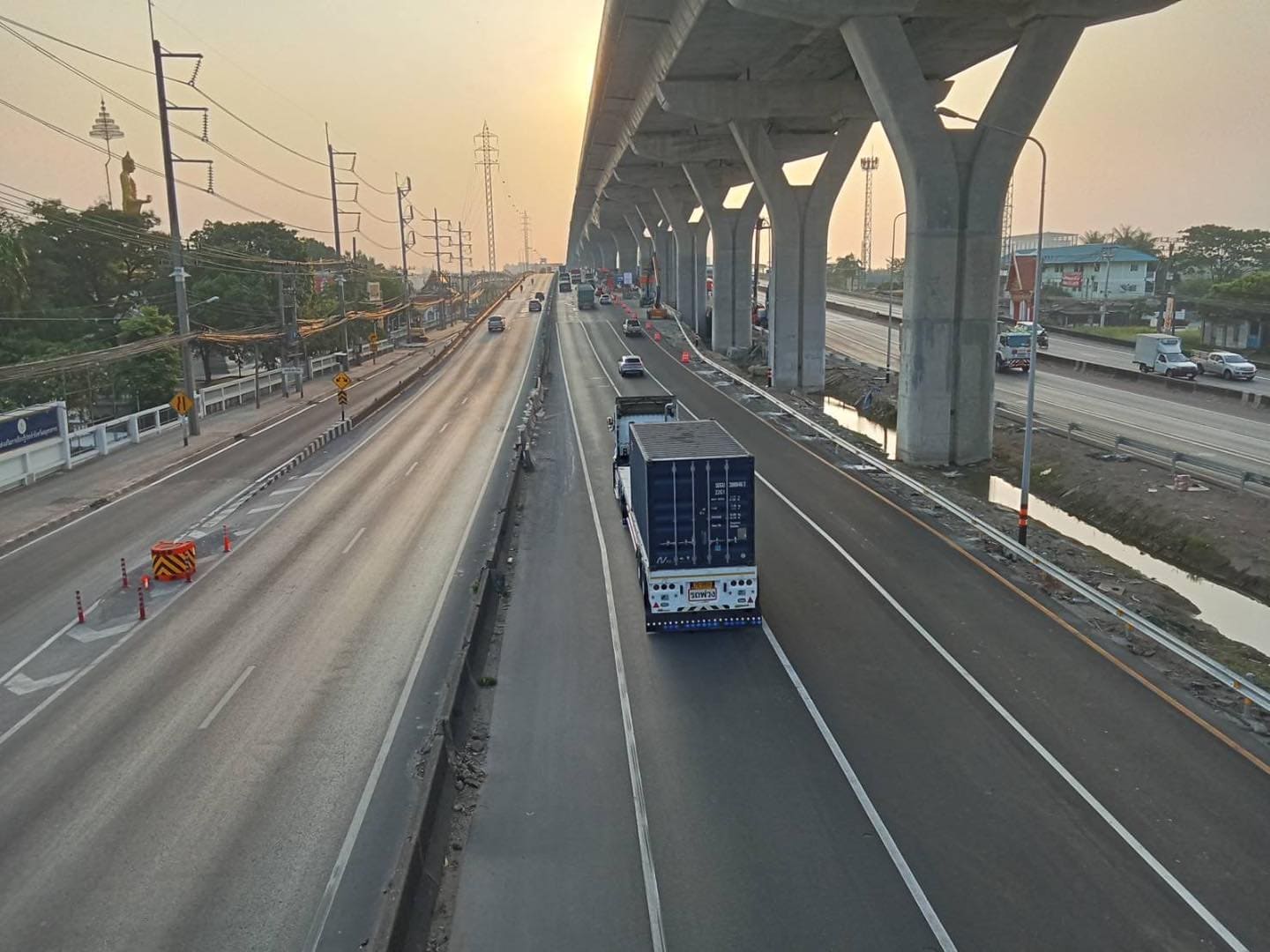 พระราม 2 หยุดก่อสร้างชั่วคราว