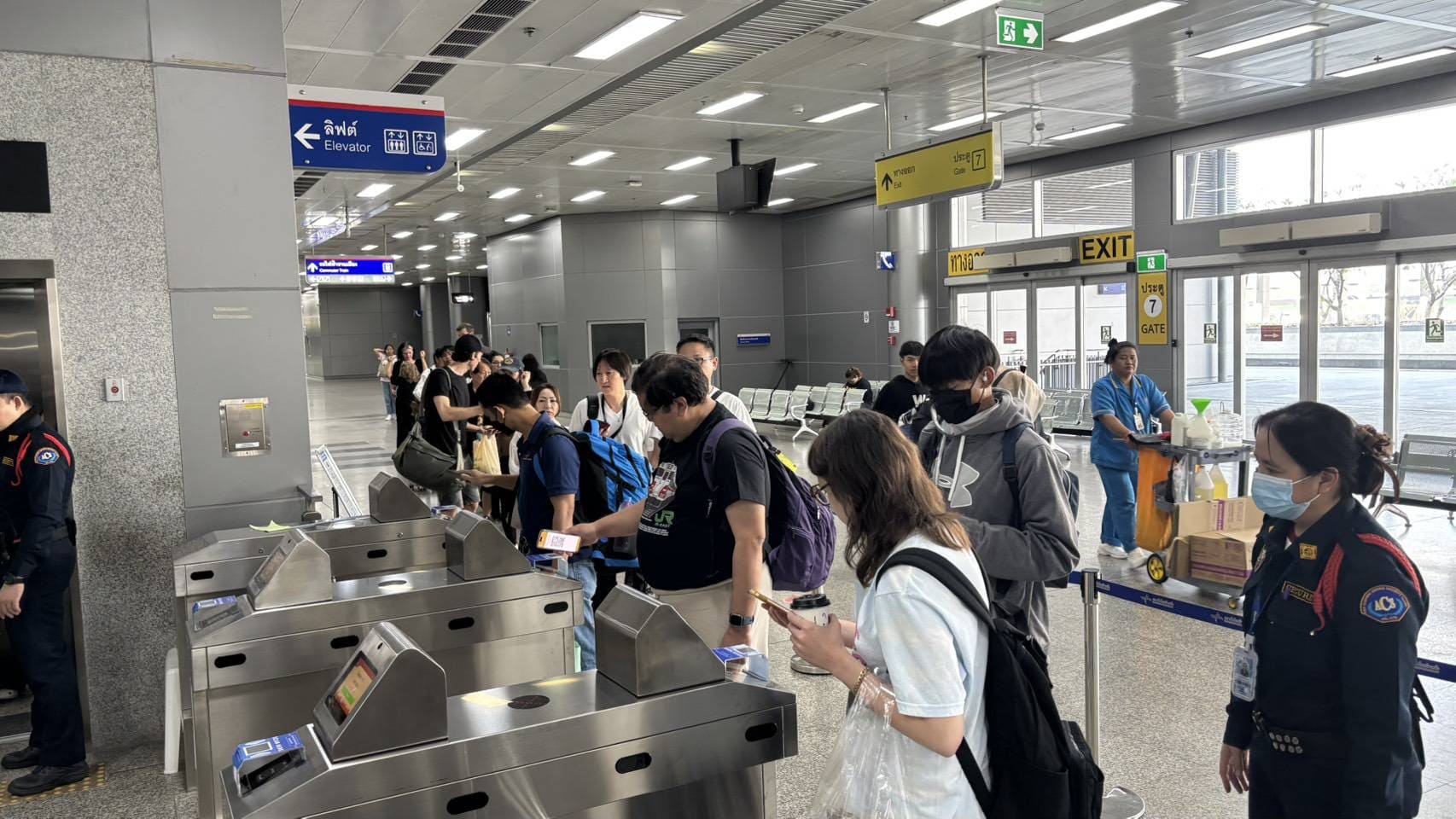 รถไฟฟ้า 40 บาท