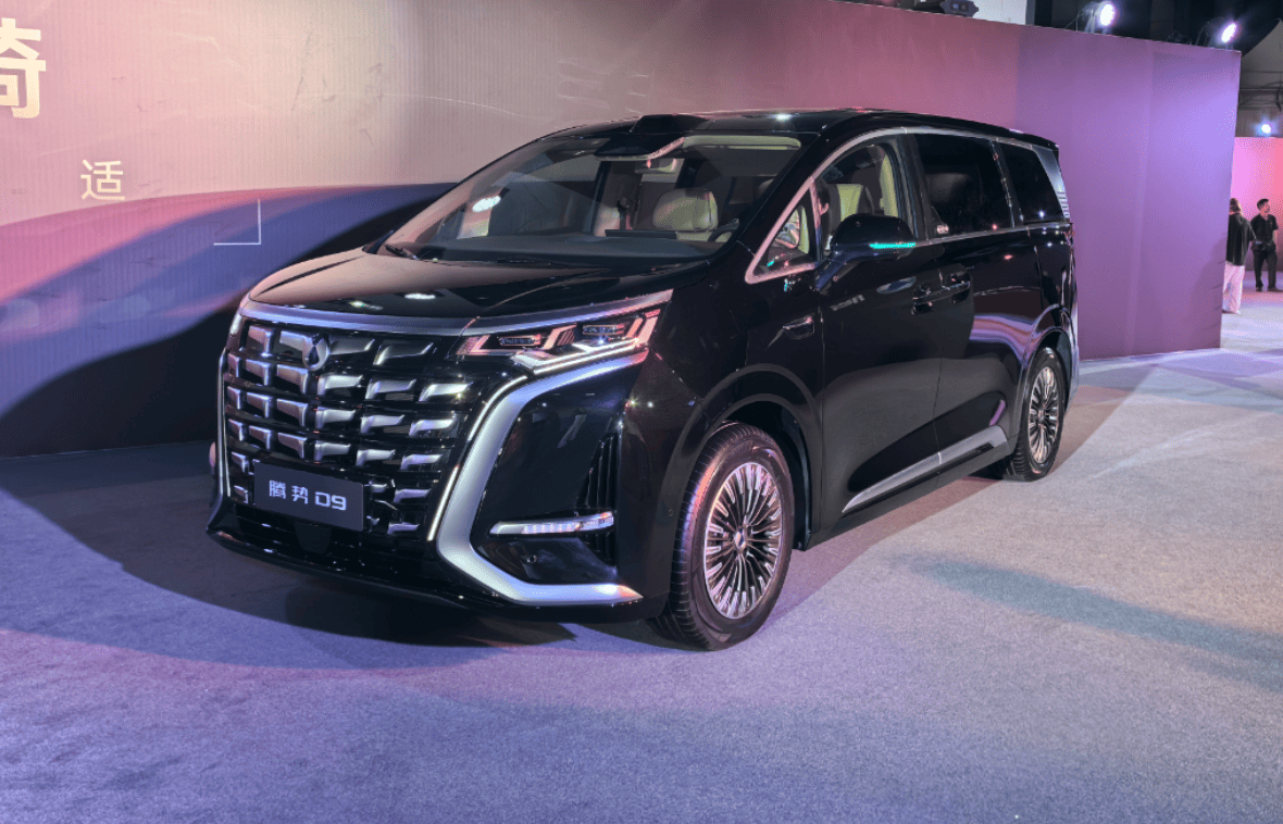 BYD Denza D9