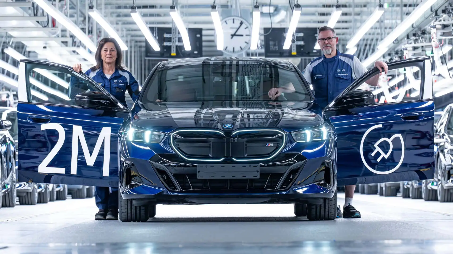 BMW ผลิตรถ EV ทะลุ 2 ล้านคัน
