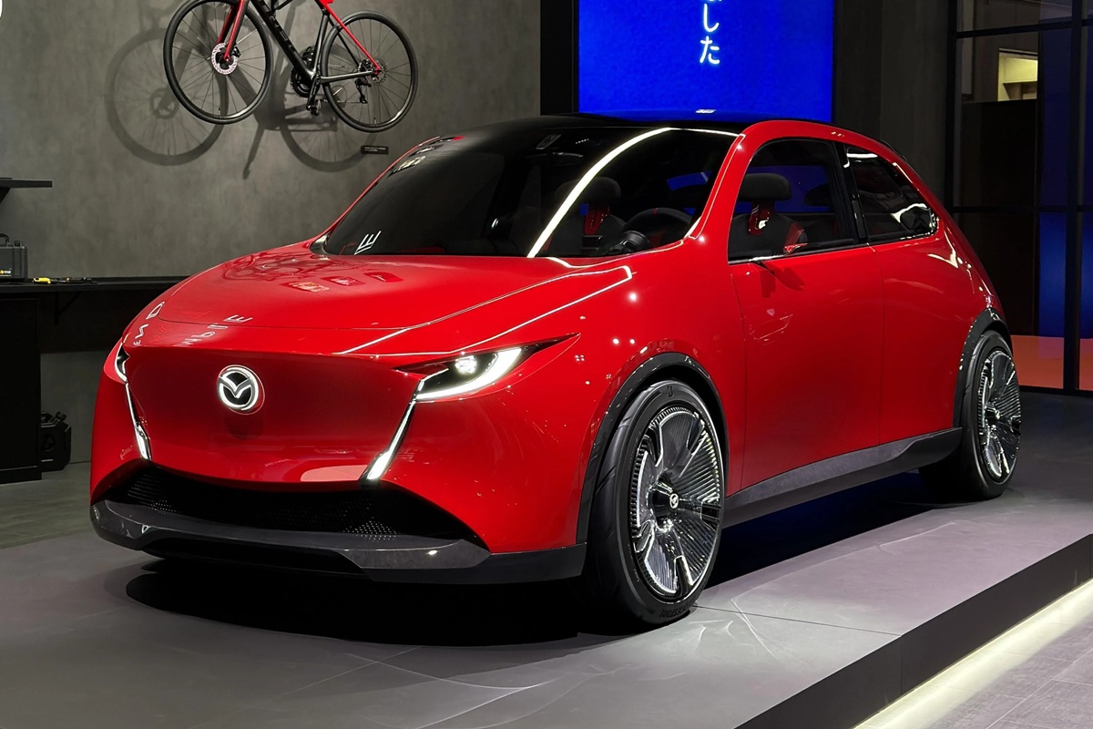 MAZDA 2