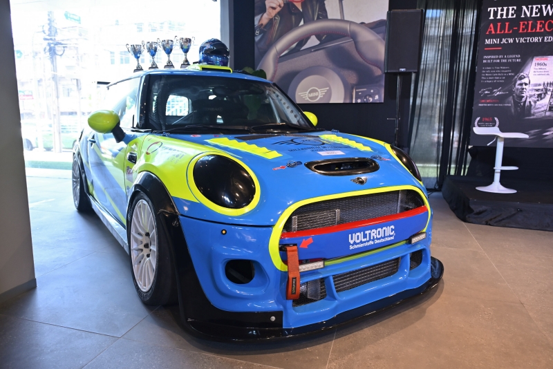 MINI MILLENNIUM AUTO