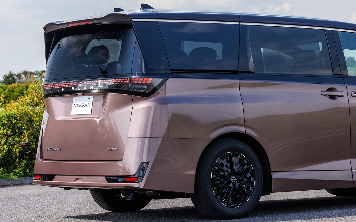 Nissan ELGRAND 2026