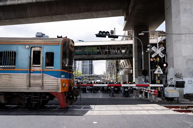 ยกเลิกรถไฟเข้ากรุงเทพฯ ชั้นใน