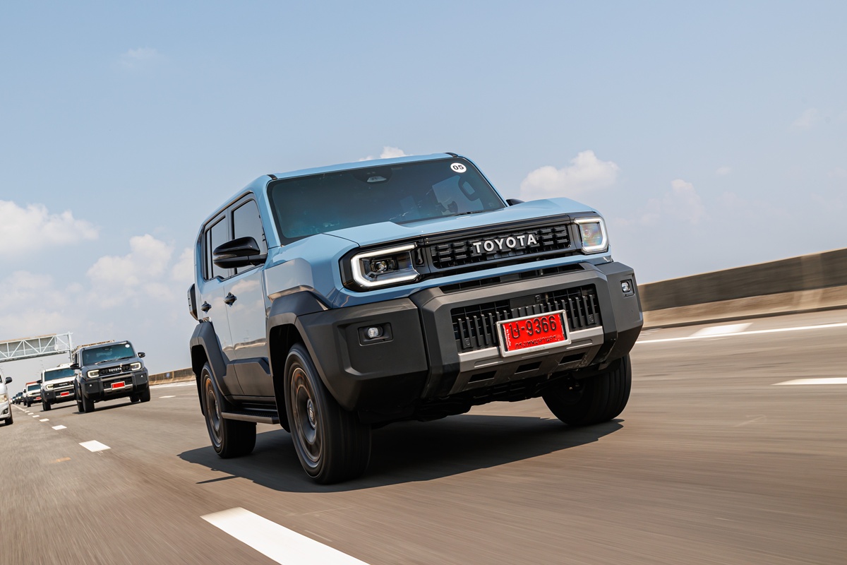 Toyota LAND CRUISER FJ
