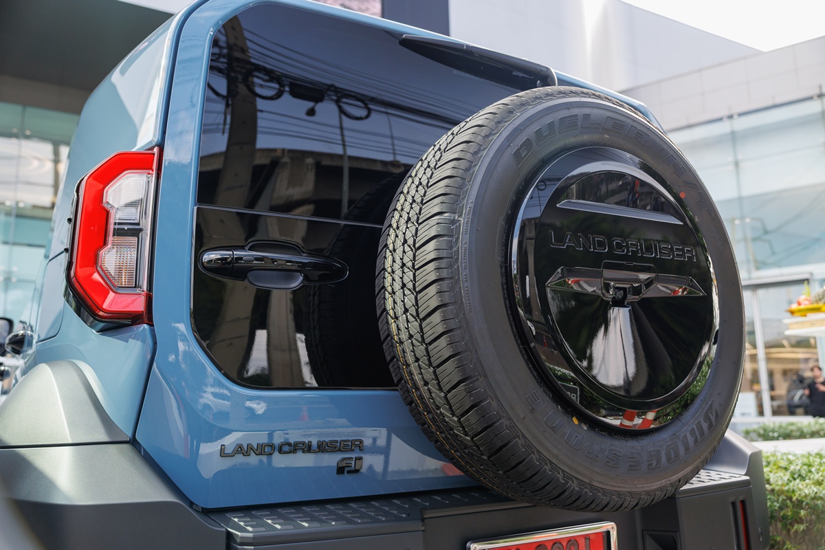 Toyota LAND CRUISER FJ