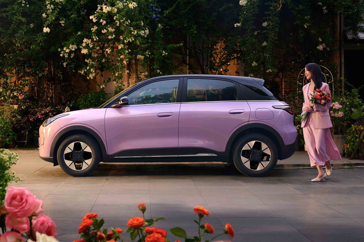 GEELY EX2