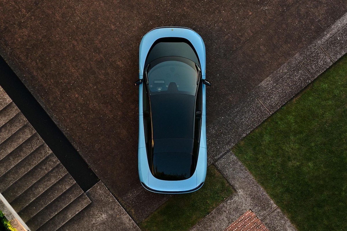 FERRARI LUCE 2026