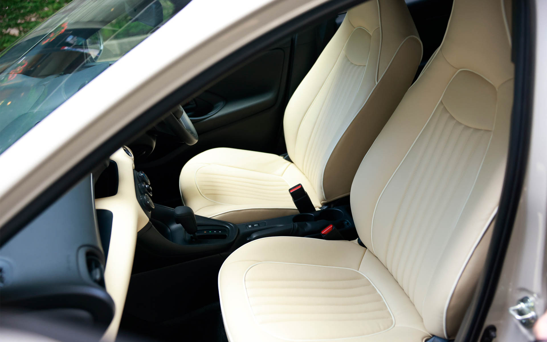 Mitsuoka Viewt Story 