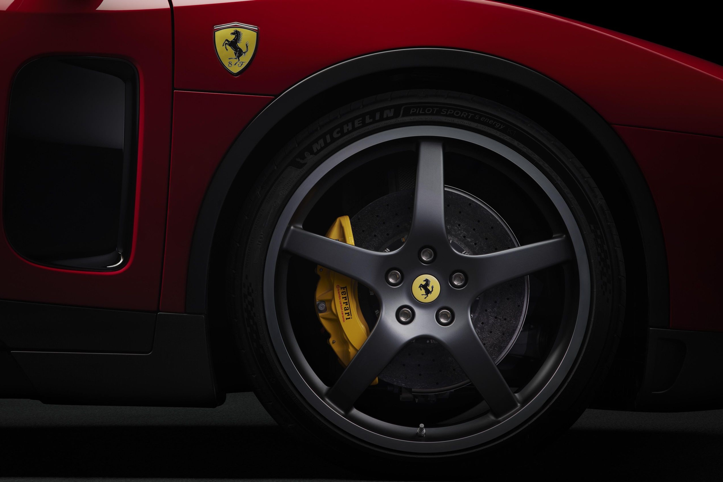 FERRARI LUCE