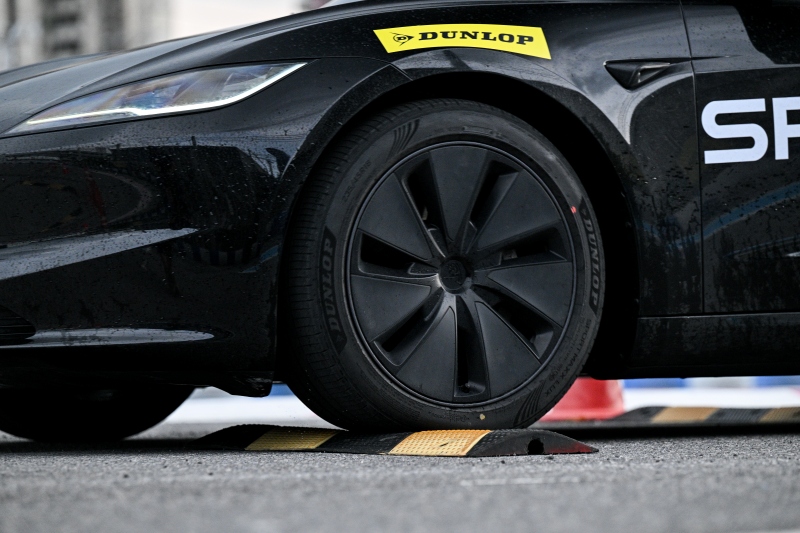 DUNLOP SPORT MAXX LUX