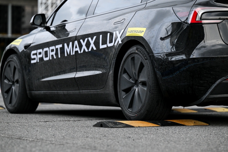 DUNLOP SPORT MAXX LUX