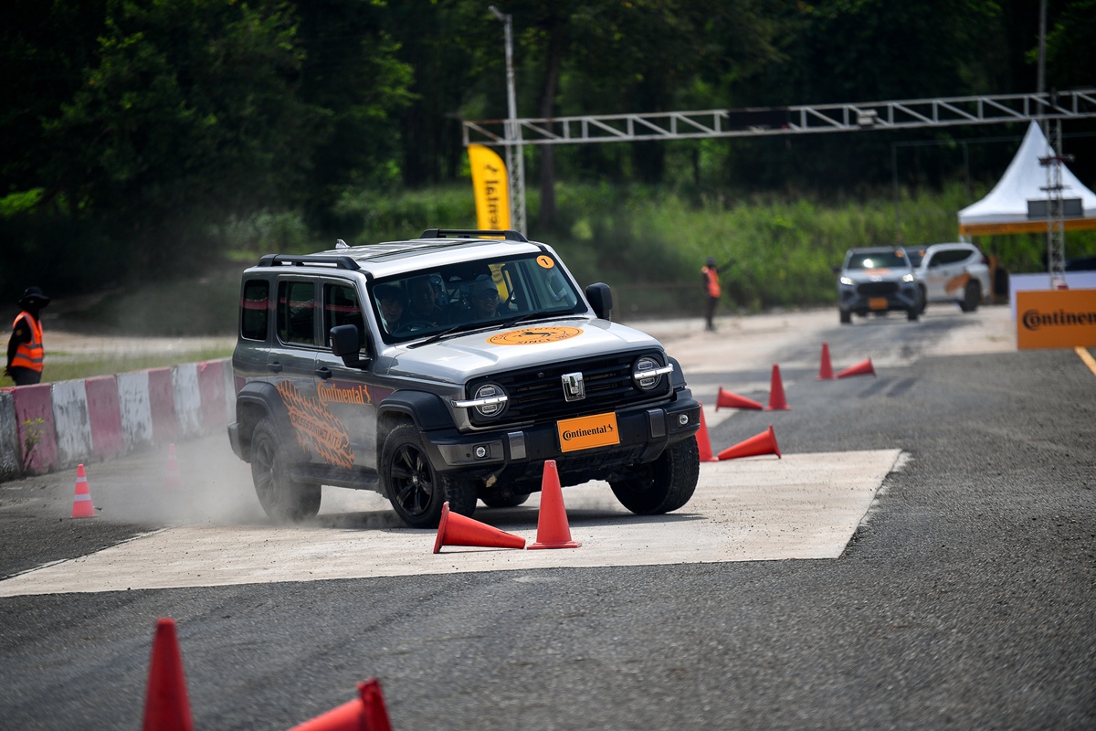 Continental CrossContact A/T²