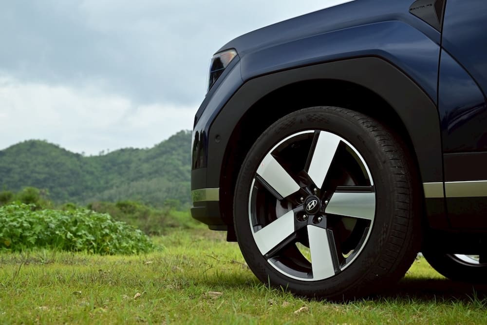 Hyundai-all-new-SANTA-FE-Hybrid-with-HTRAC-All-Wheel-Drive
