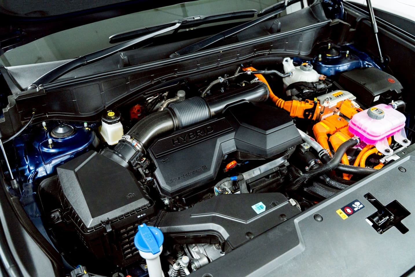 Hyundai-all-new-SANTA-FE-Hybrid-with-HTRAC-All-Wheel-Drive