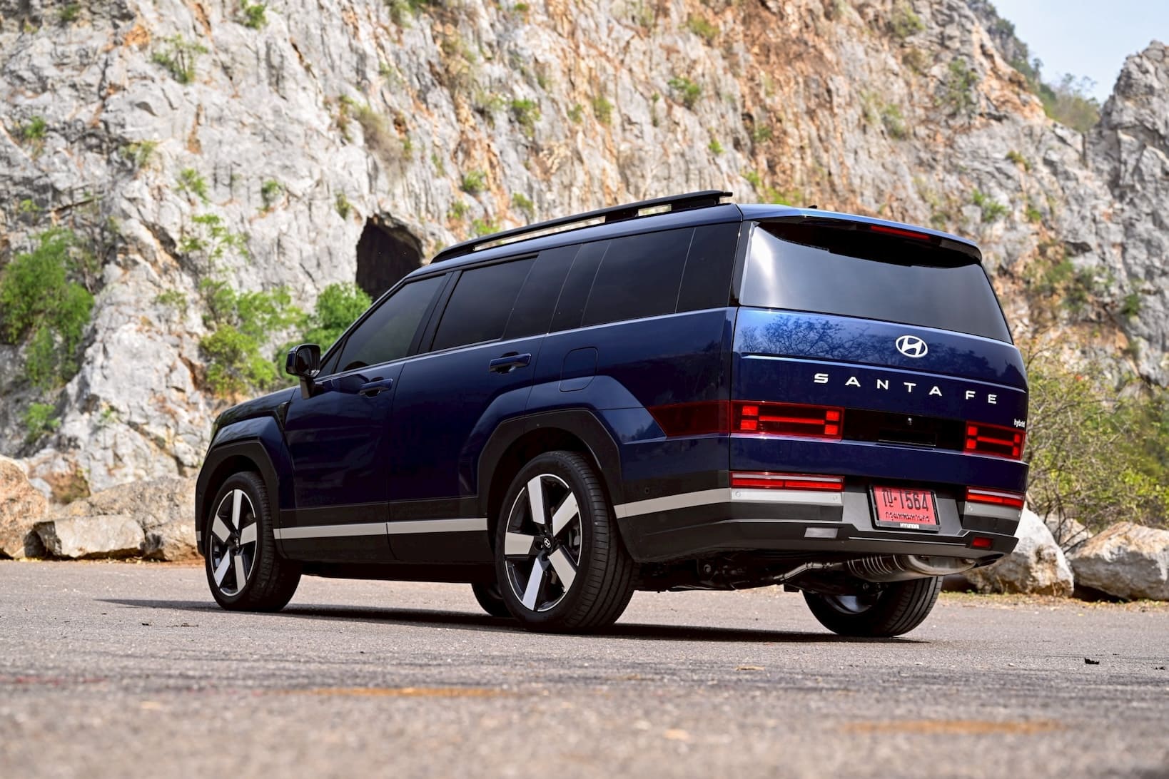 Hyundai all-new SANTA FE Hybrid HTRAC AWD