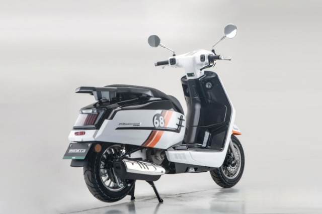 2026 Brixton Moucca 250