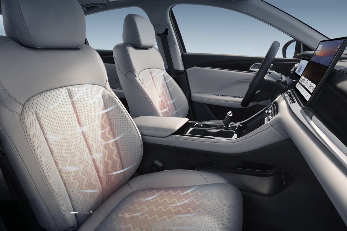 GEELY EMGRAND i-HEV