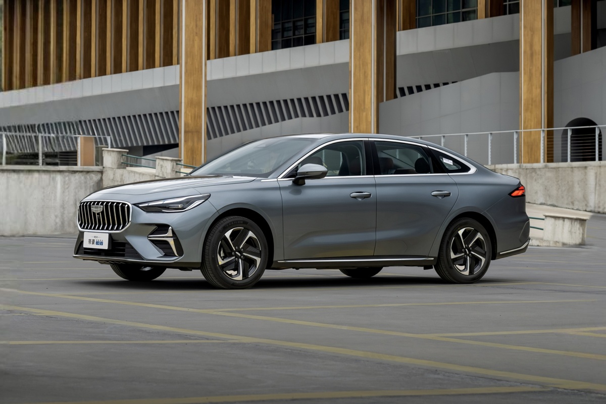 GEELY EMGRAND i-HEV