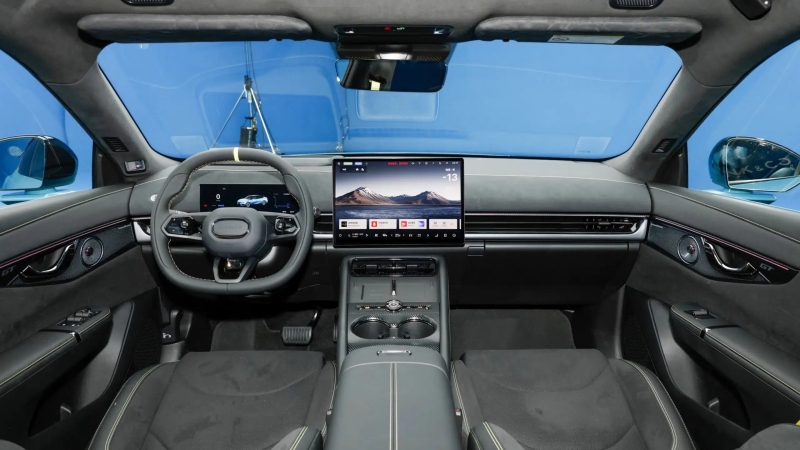 Lynk & Co 07 GT