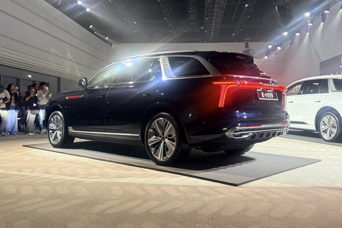 HONGQI E-HS9