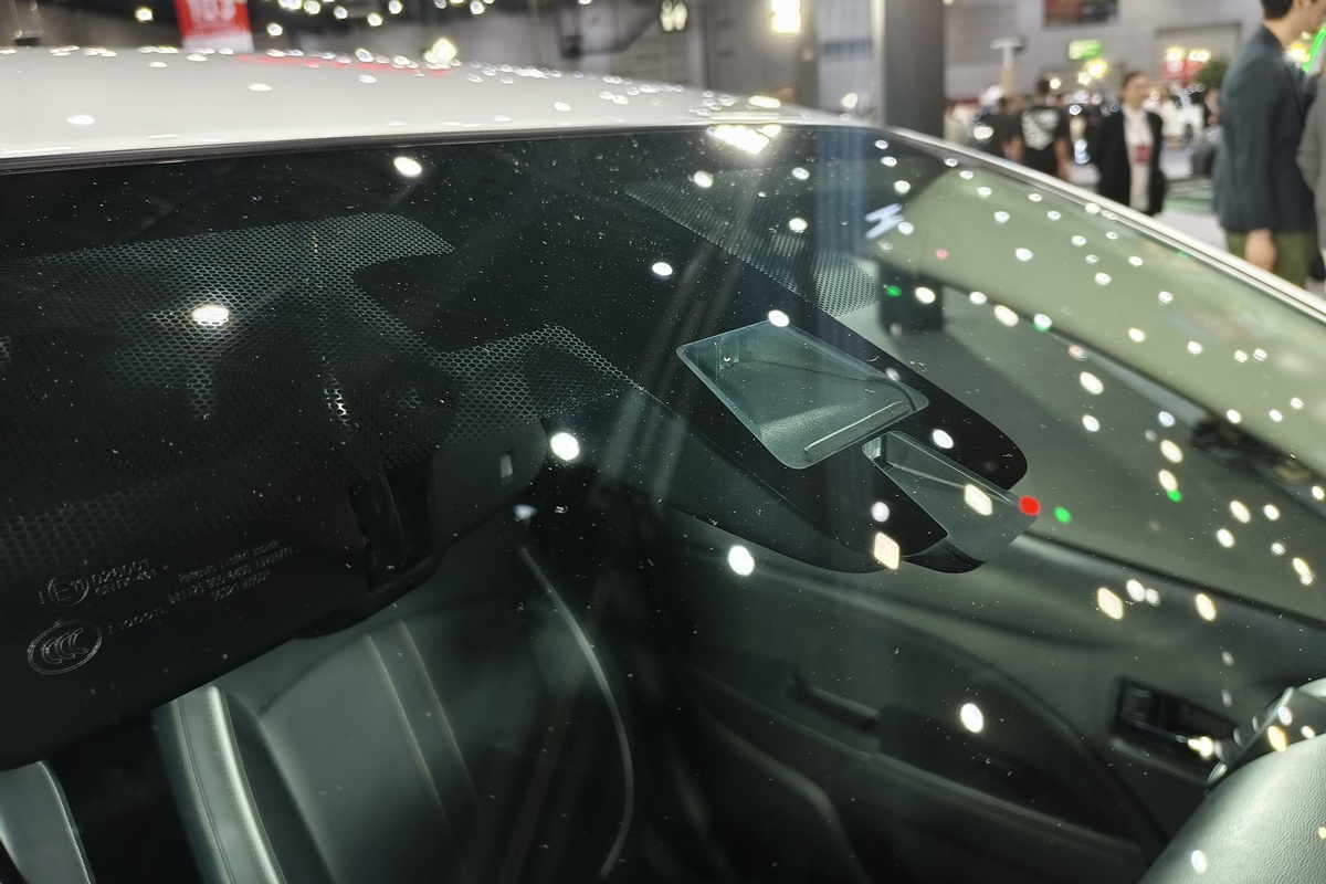 MITSUBISHI ATTRAGE 2026