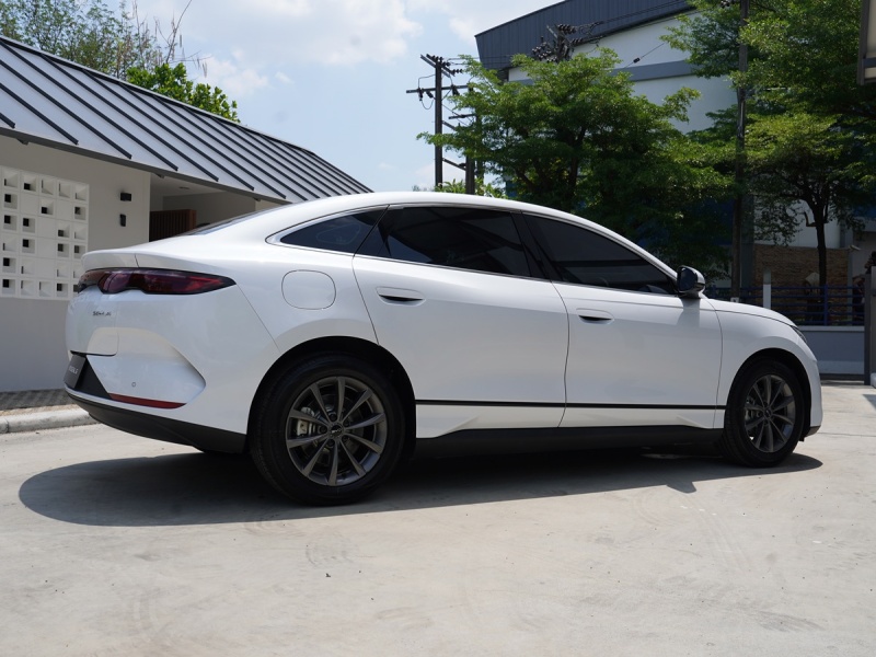 BYD SEAL 6