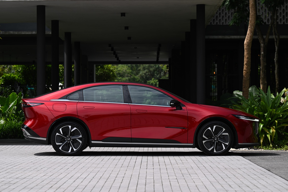 MAZDA 6e
