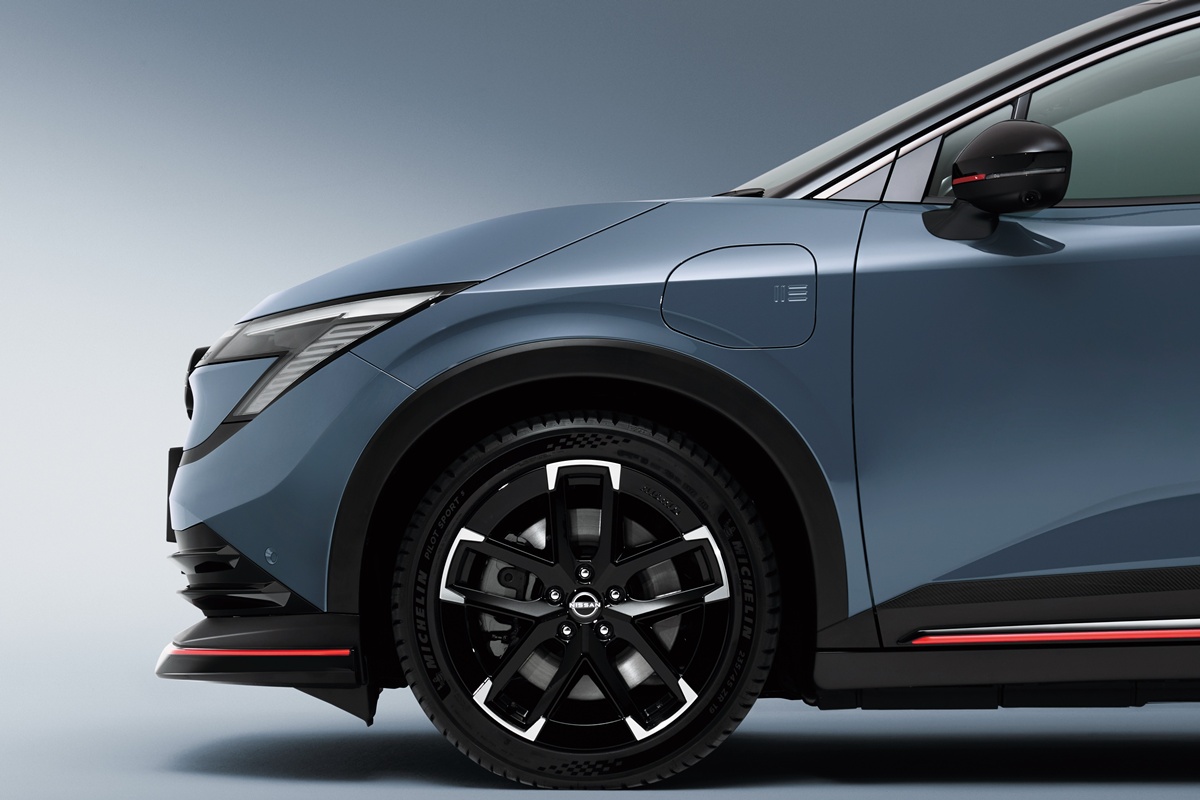 NISSAN