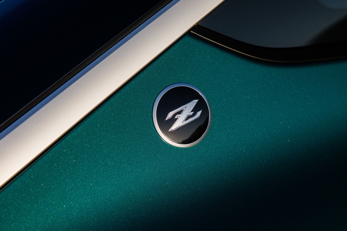 NISSAN Z