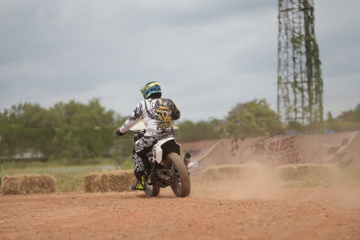 https://car2day2025.sgp1.digitaloceanspaces.com/wp-content/uploads/2026/08/29140310/royal-enfield-ft450-slide-school-cup-2026-thailand-7.jpg
