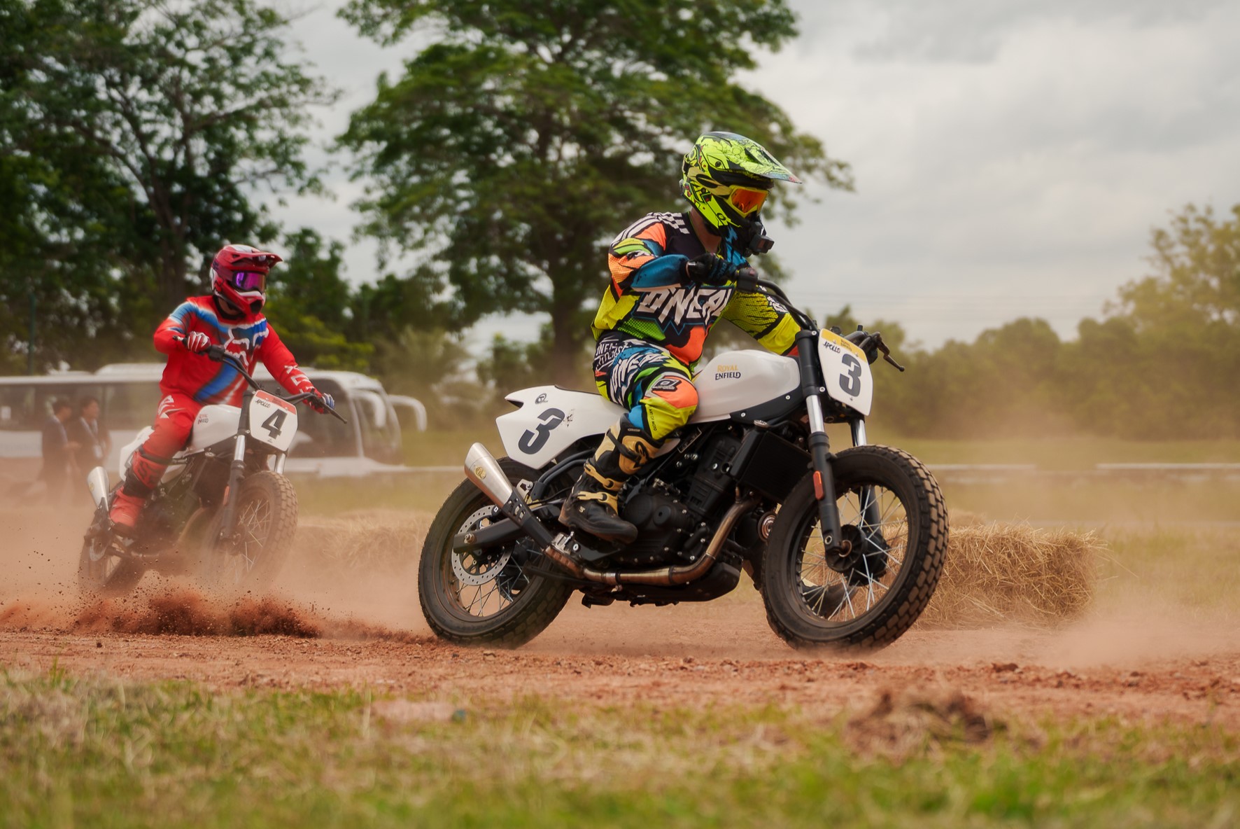 https://car2day2025.sgp1.digitaloceanspaces.com/wp-content/uploads/2026/08/29141527/royal-enfield-ft450-slide-school-cup-2026-thailand-1-1.jpg
